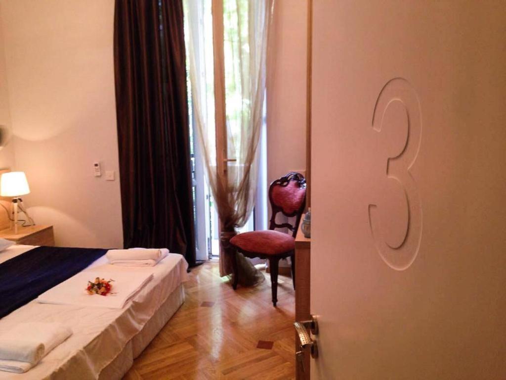 Piccolo Casa Bella Hotel Tbilisi Bagian luar foto