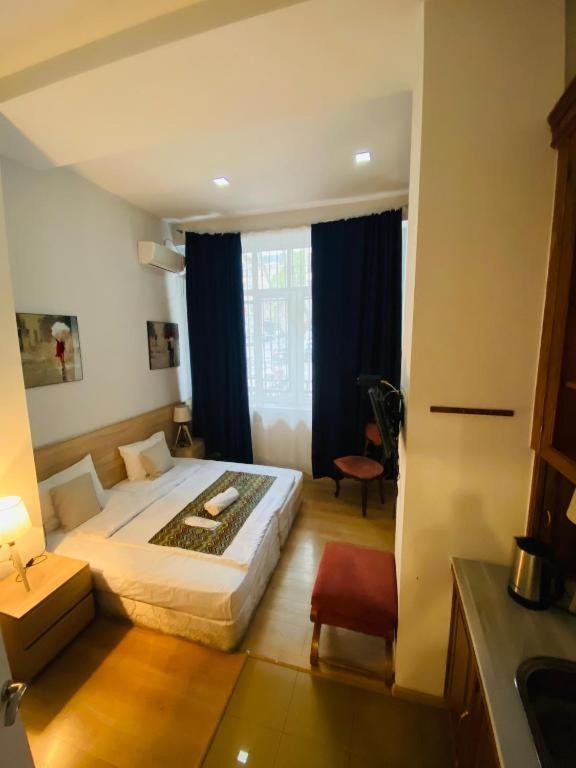 Piccolo Casa Bella Hotel Tbilisi Bagian luar foto