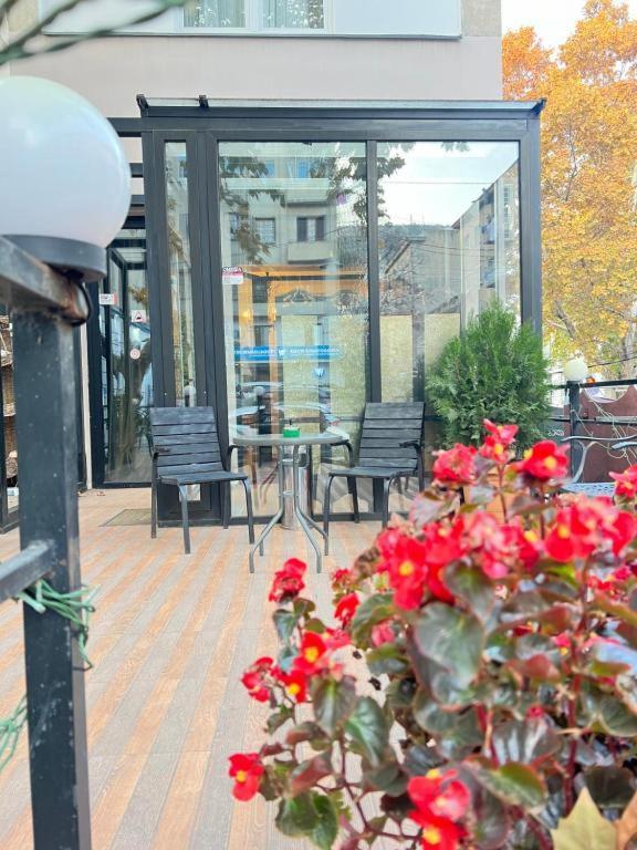 Piccolo Casa Bella Hotel Tbilisi Bagian luar foto