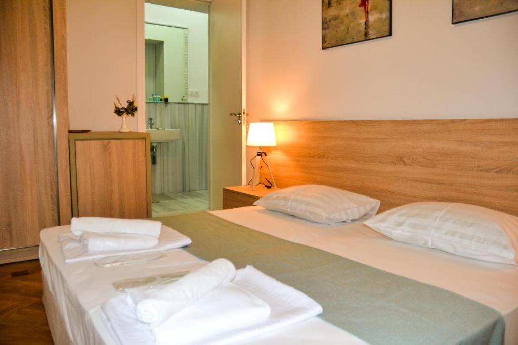 Piccolo Casa Bella Hotel Tbilisi Bagian luar foto